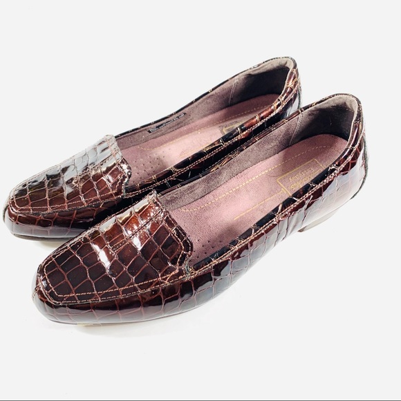 Clarks Shoes - Clark’s Loafer Crocodile Embossed Patent Leather